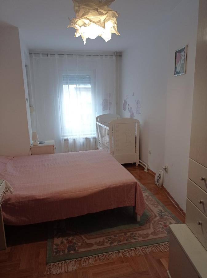 Go 2 Apartment Belgrado Esterno foto
