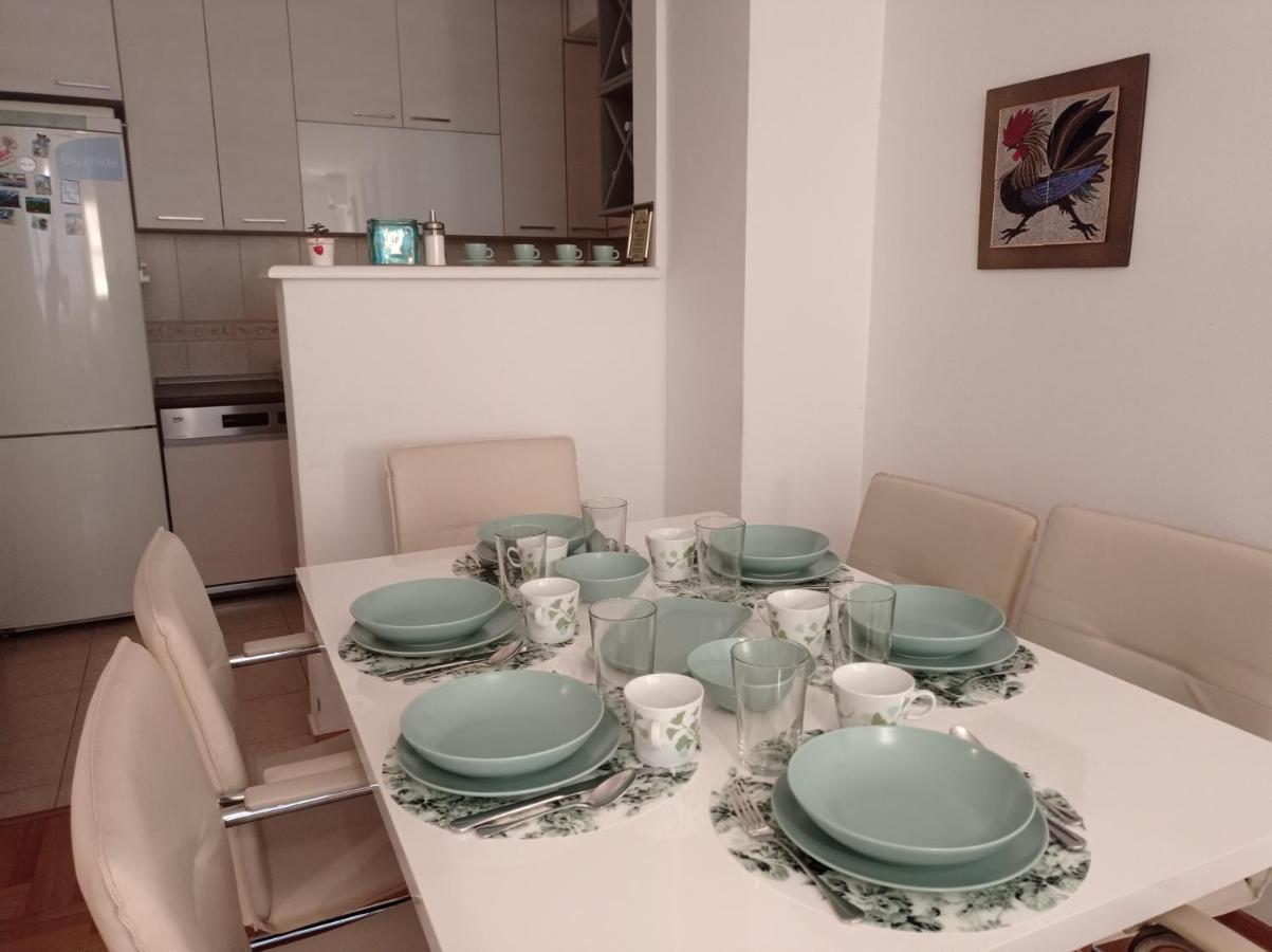 Go 2 Apartment Belgrado Esterno foto
