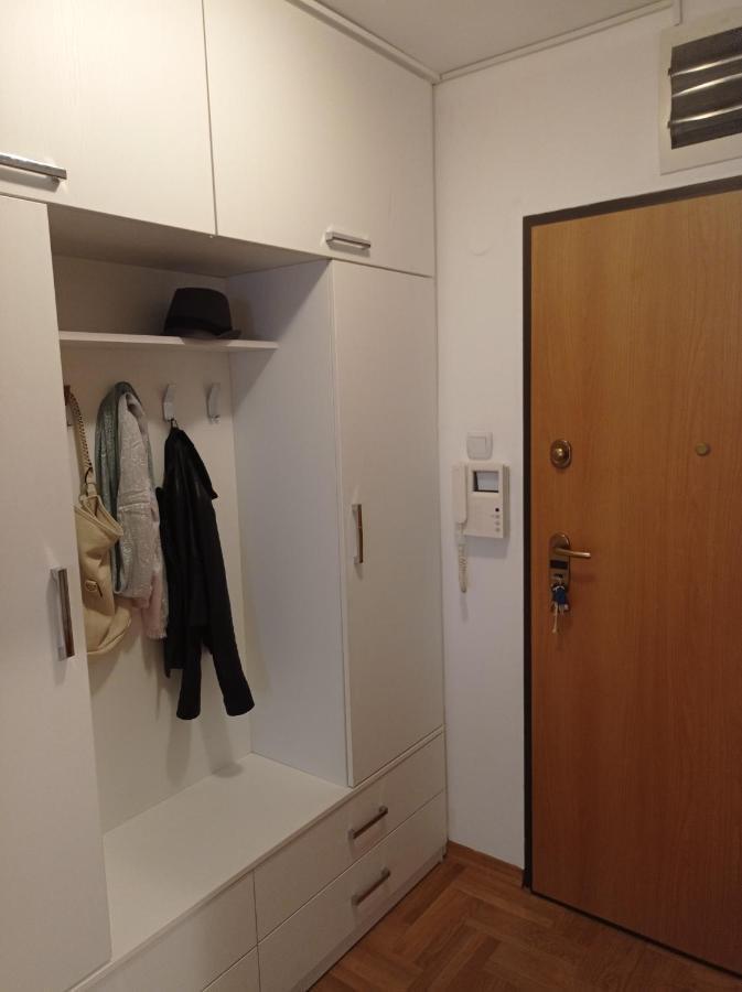 Go 2 Apartment Belgrado Esterno foto