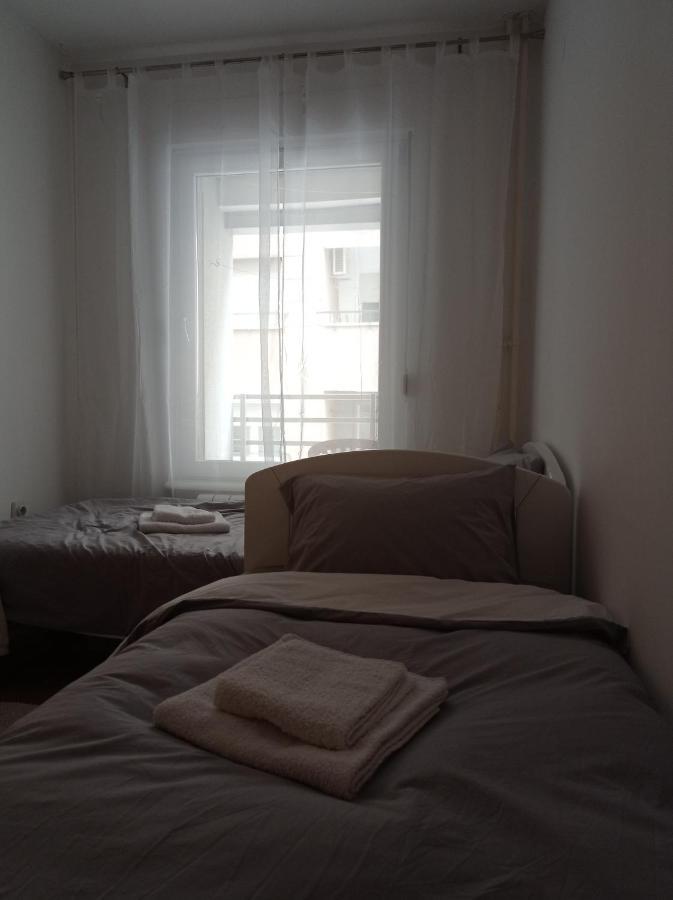 Go 2 Apartment Belgrado Esterno foto